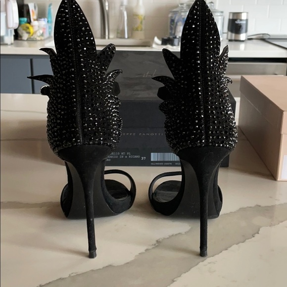 Giuseppe Zanotti Black Studded Women's Heels - Picture 3 of 6